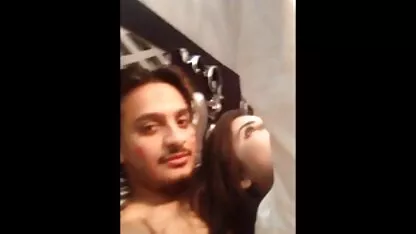 SPYFAM დაიჭირეს მისი ოთახი. კრემიანი ტორტი