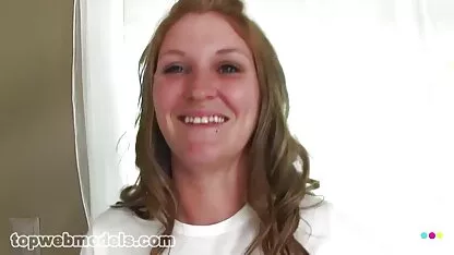 Melissa ჩარლი და Vicky მათი მუცლის. არაბი, სამი მონაწილე