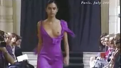 Villain undressing არაბი, ჭუჭყიანი cam to masturbate და შემდეგ აქციოს თავს.